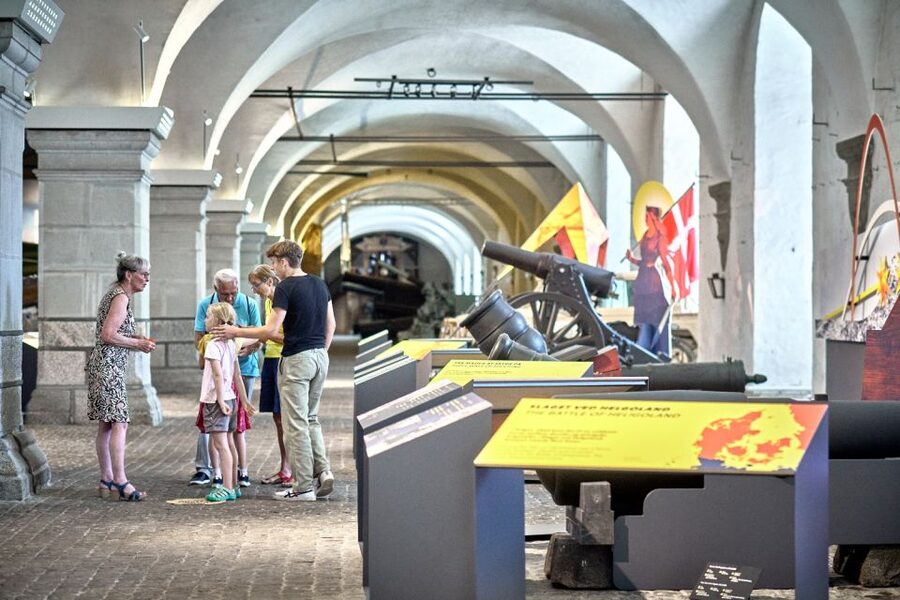 Copenhagen: Danish War Museum Entry Ticket - Three unforgettable artifacts: bones, a bomb-surviving car, and a full Civil War uniform
