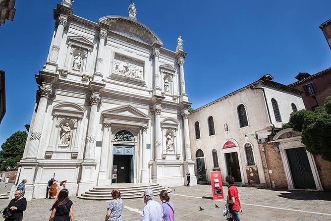 Da Vinci Interactive Museum Venice Scuola di San Rocco - Backlit paintings and anatomy studies: art meets science