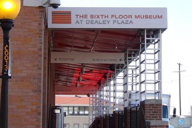 Dallas and JFK Full-Day Tour with Sixth Floor Museum and Oswald Rooming House - Guides, group size, and how the commentary style affects your day