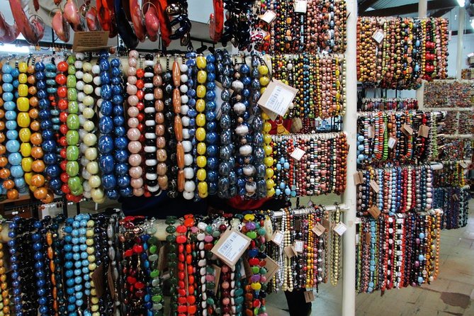 Day tour to Giraffe Center and Karen Blixen Museum - Choosing the right guide style for your trip