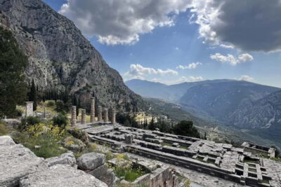 Delphi: Archaeological Site & Museum Ticket with Audio Tours - On the ground at Delphi: scan-in entry and your start point