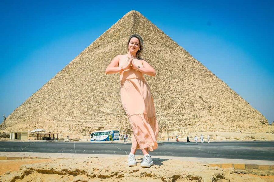 Discover Cairo: Pyramids, Museum & Sphinx Tour from Hurghada - Leaving Hurghada for Cairo at 1–2 AM: The long-day reality