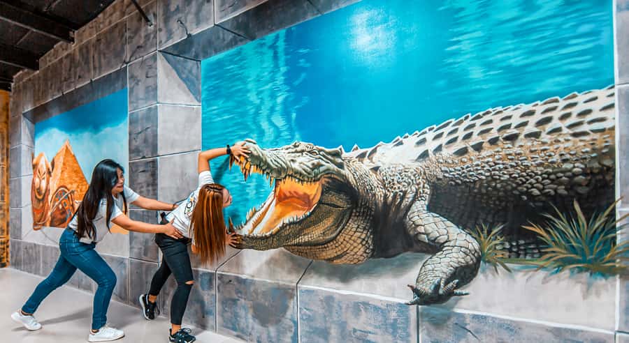 Dubai: 3D World Trick-Art Selfie Museum Entrance - Photo-station strategy: how to get better shots without slowing everyone down