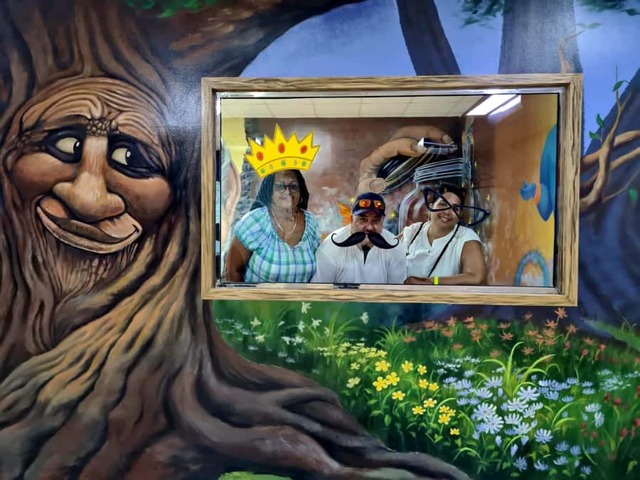 Dubai: 3D World Trick-Art Selfie Museum Entrance - Staff and service: why the experience feels easy (and why it matters)