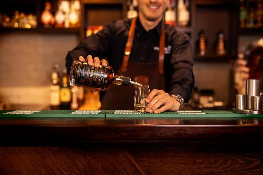 Dublin: Irish Whiskey Museum Tour and Whiskey Tasting - Tips to make your hour feel effortless
