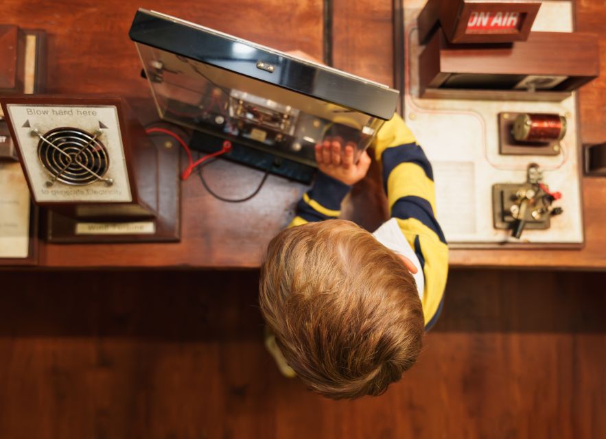 Dublin: National Wax Museum Plus Entrance Tickets - The Wax World for kids and the Great Irish Writers Room with spire views