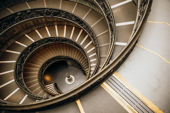 Early Vatican Museums Tour: The Best of the Sistine Chapel - Stop 3: Sistine Chapel—30 minutes that work if you look up early