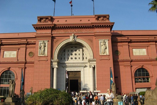 Egyptian Museum in Cairo: Private Guided Tour - Inside the museum: King Tut treasures, royal mummies, and pyramid-era art