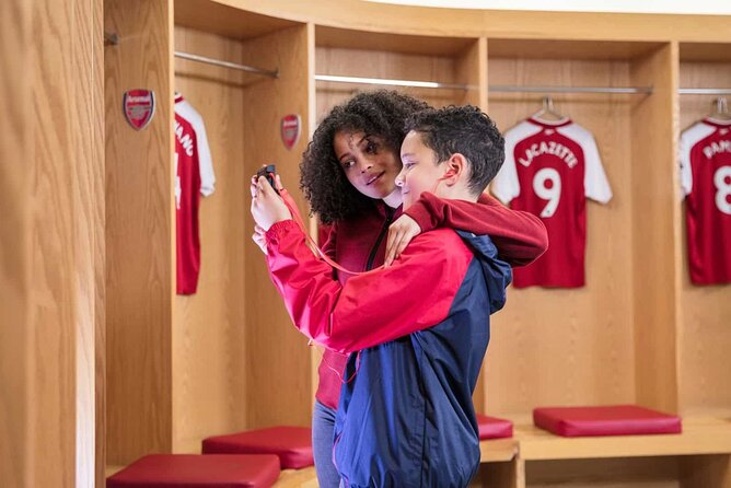 Emirates Stadium and Arsenal Museum Entrance Ticket Including Audio Guide - Free Arsenal Earphones and the Reality of Audio Tours