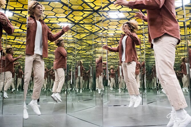 Entrance to the Museum of Illusions Madrid - Price and value: $18.06 for an hour of illusion play