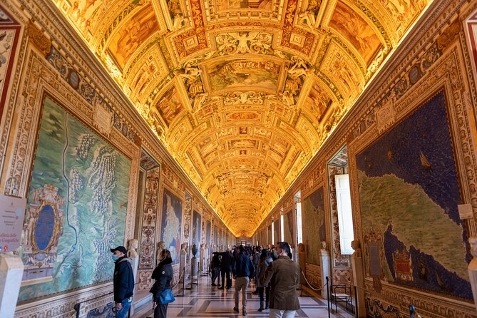 Fast track: Vatican Museums, Sistine Chapel Guided and St. Peter's Basilica Tour - Crowd Flow, Security, and What to Wear Without Stress