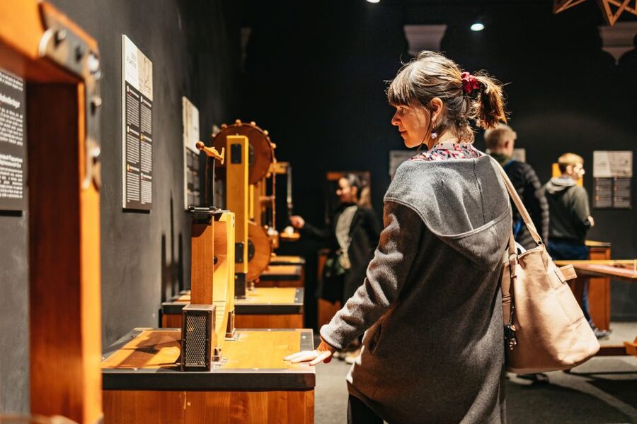 Florence: Leonardo Interactive Museum Entry Ticket - Practical tips: comfort, phone setup, and rules inside