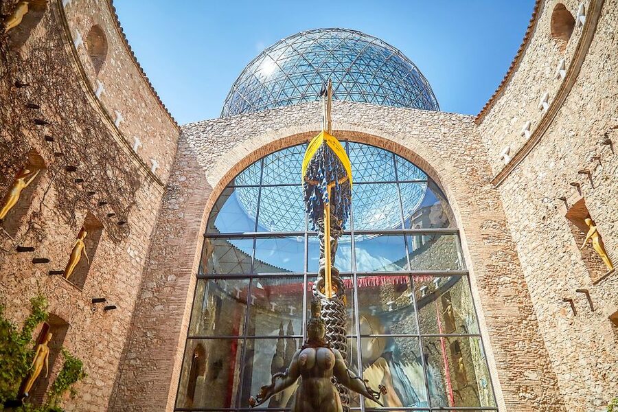 From Barcelona: Girona&Dalí Museum Day Trip with Small Group - Who should book this Girona and Dalí day trip