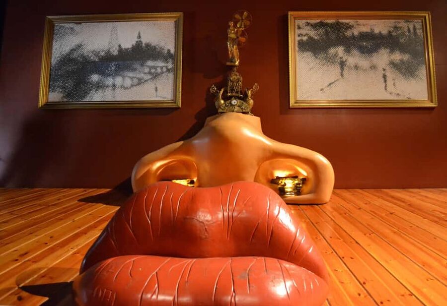 From Barcelona: Girona&Dalí Museum Day Trip with Small Group - Practical tips to make the day easier (and more enjoyable)