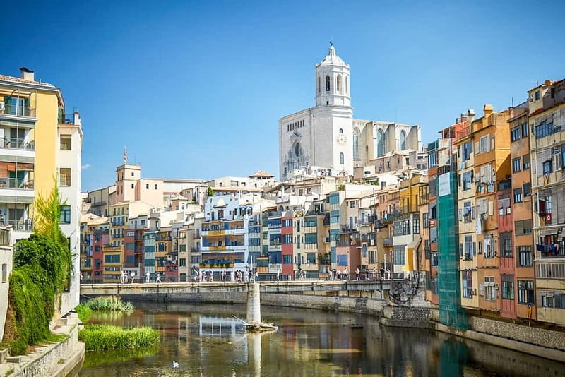 From Barcelona: Girona&Dalí Museum Day Trip with Small Group - Guides: why the storytelling component is a big part of the payoff