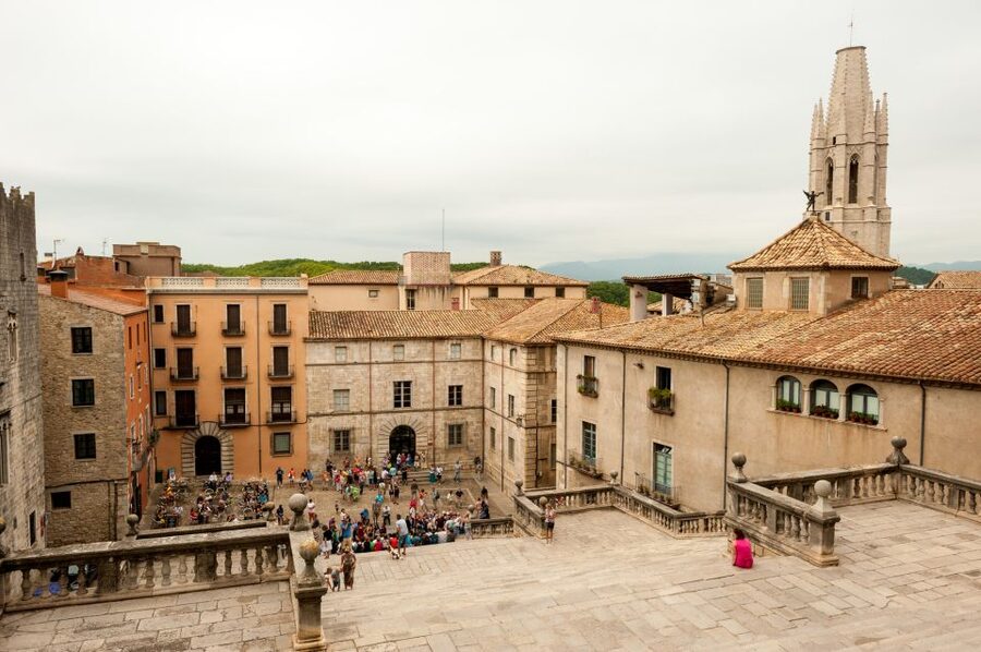 From Barcelona: Girona Guided Tour & Dalí Museum in Figueres - What to bring and how to plan your day