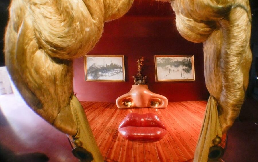 From Barcelona: Girona Guided Tour & Dalí Museum in Figueres - Who should book, and who should skip