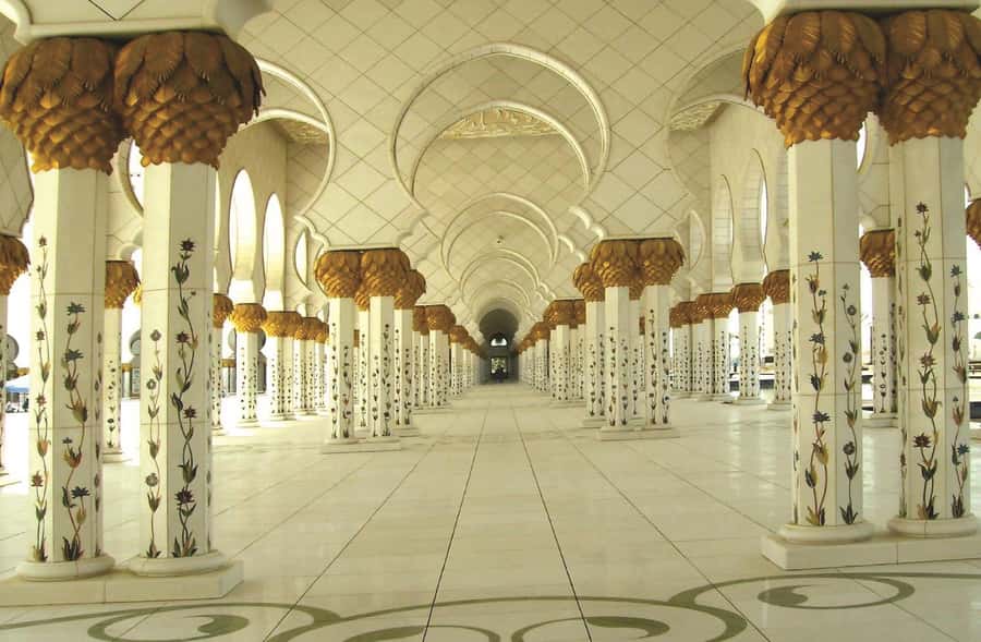 From Dubai: Abu Dhabi City Tour With Louvre Museum - Should you book this Abu Dhabi city tour with Louvre Museum?