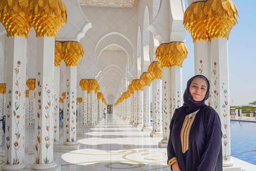 From Dubai: Abu Dhabi Grand Mosque & Louvre Museum Full-Day - Key Things That Make This Tour Work