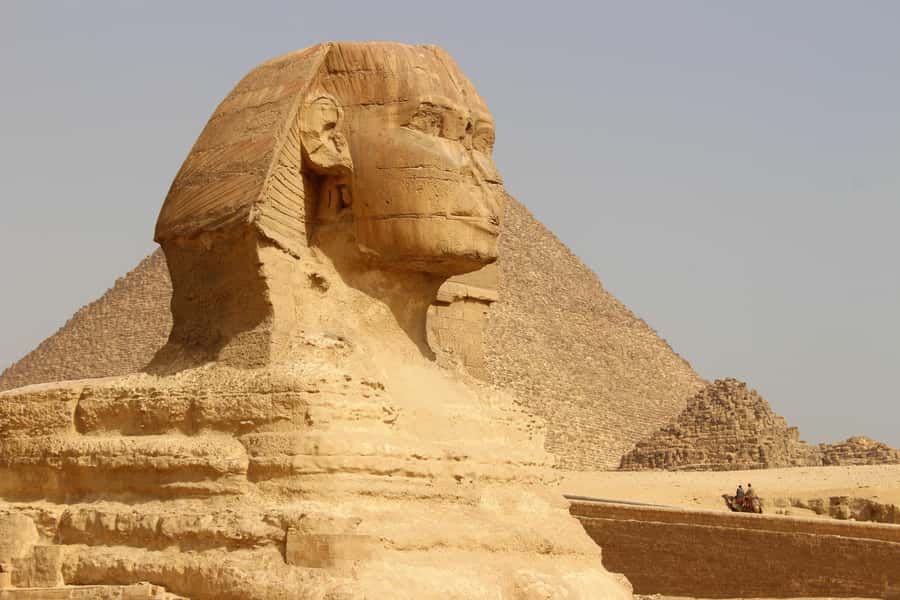 From Hurghada: Pyramids and Egyptian Museum Tour & Boat Ride - Great Sphinx and Valley Temple: the engineering payoff