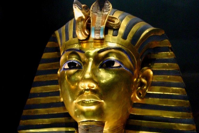 Full-Day Giza Pyramids, Egyptian Museum and bazaar Private Tour - The 30-Minute Camel Ride at the Pyramids