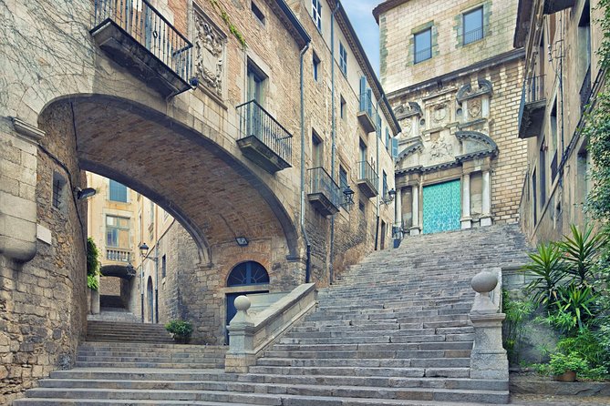 Girona and Dali Museum Full Day tour from Barcelona - Figueres and the Dalí Theatre-Museum: from surreal exterior to signature rooms