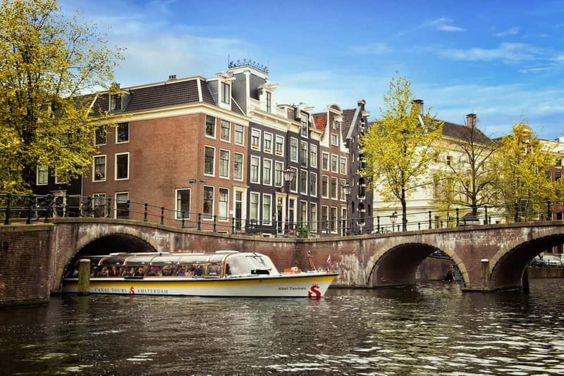 Go City Amsterdam Pass: Attractions Pass with Rijksmuseum - Activating and using the Go City app without losing time
