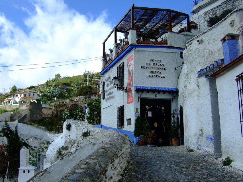 Granada: Albaicín, Sacromonte & Museum of Caves Walking Tour - Sacromonte Cave Museum: Where Legends Meet Flamenco