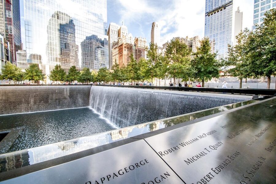 Ground Zero 9/11 Memorial Tour & Optional 9/11 Museum Ticket - Entering the Oculus: finding your guide and getting oriented fast
