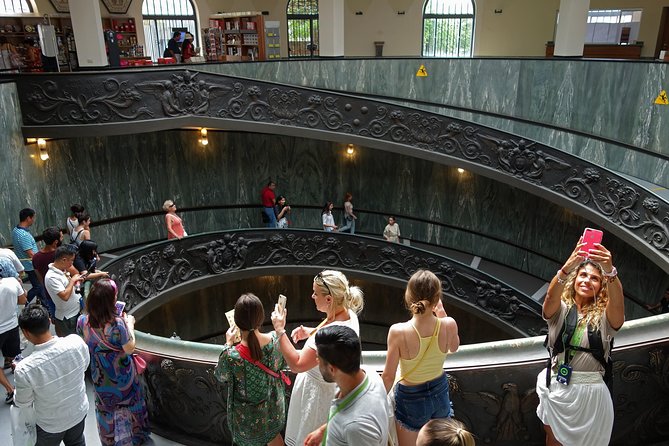 Guided tour of Vatican Museums and Sistine Chapel - Meeting point near Vatican Museums: arrive smart, not stressed