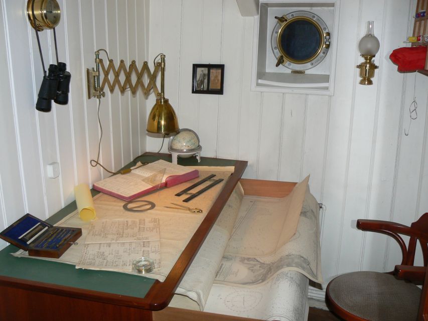 Hamburg: RICKMER RICKMERS Museum Entry Ticket - Hamburg’s restored windjammer: what this museum ship really is