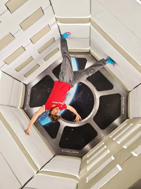 Hamburg: Ticket for the Paradox Museum - First Rooms: how the museum gets your brain guessing