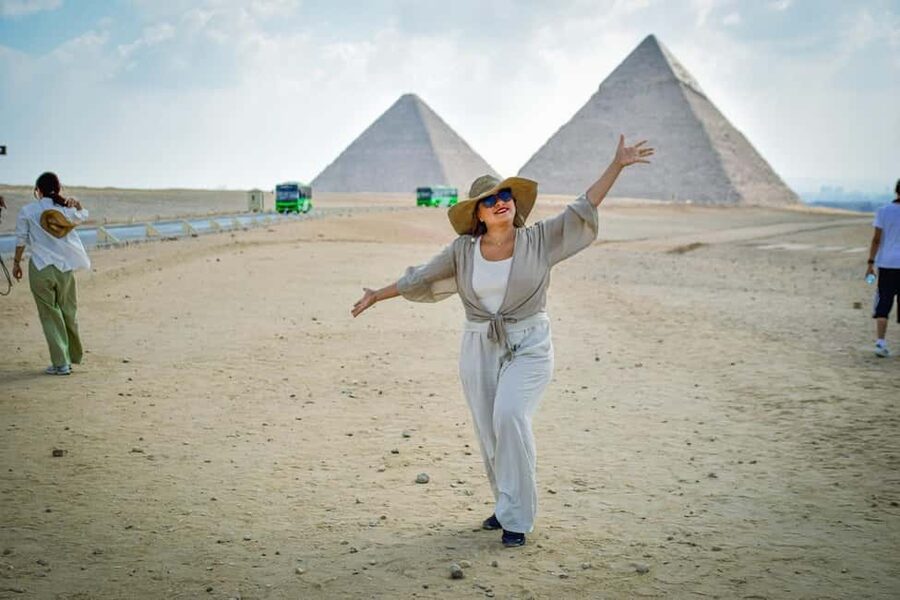 Hurghada: Cairo Pyramids, Sphinx & Egyptian Museum Day Trip - Great Sphinx: myth meets photo strategy
