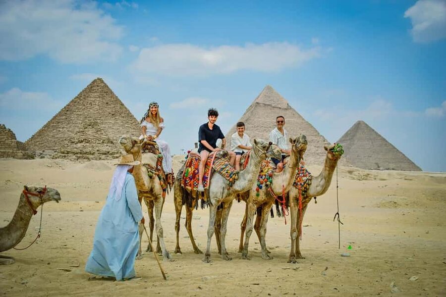Hurghada: Cairo Pyramids, Sphinx & Egyptian Museum Day Trip - Comfort tips that actually help on this long day