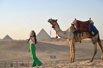 Hurghada Day Trip to Giza Pyramids, Sphinx, Museum and lunch - Giza Plateau: Great Pyramid, Sphinx, and Valley Temple in one guided run