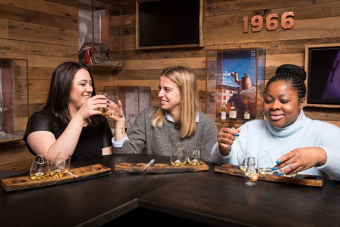 Irish Whiskey Museum: Whiskey Blending Experience - Entering the Irish Whiskey Museum on Grafton Street (and Why the Location Helps)