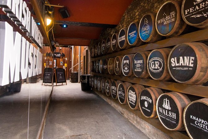 Irish Whiskey Museum: Whiskey Blending Experience - The Master Blender Tasting: Four Whiskeys, One Skill