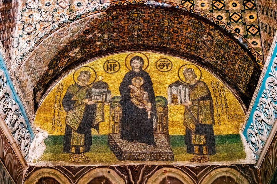 Istanbul: Hagia Sophia Mosque and Museum Skip-The-Line Combo - The 2-Minute Walk to the Mosque: What to Expect When You Arrive