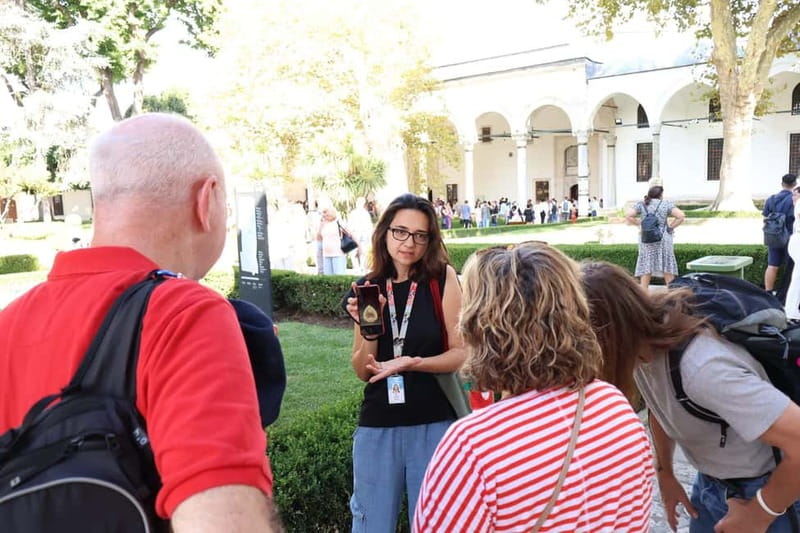 Istanbul: Topkapi Palace and Harem Museum Tour with Ticket - The real appeal: guided Topkapi Palace and Harem in 3 hours