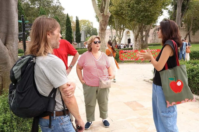Istanbul: Topkapi Palace and Harem Museum Tour with Ticket - Sultanahmet District photo stop: a quick orientation moment