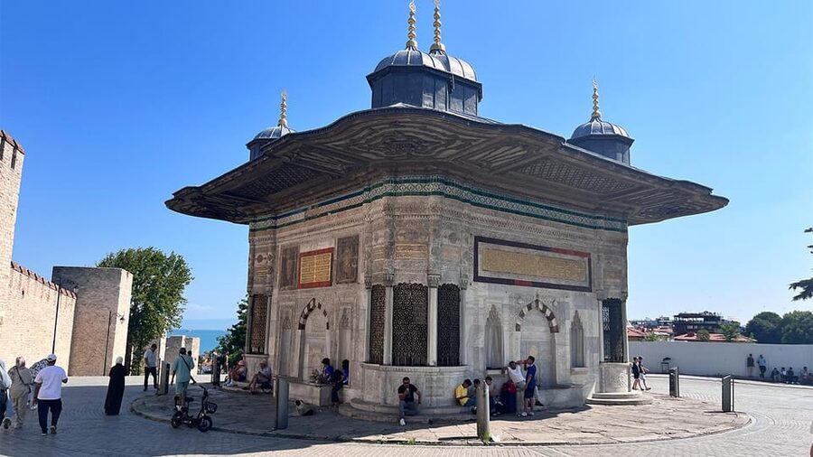 Istanbul: Topkapi Palace & Harem Museum Ticket & Audio Guide - Should You Book This Topkapi Palace & Harem Ticket?