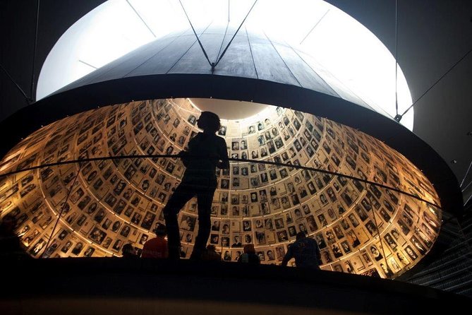 Jerusalem Yad Vashem Holocaust History Museum Tour - The nine-gallery flow: how the tour turns chaos into a timeline
