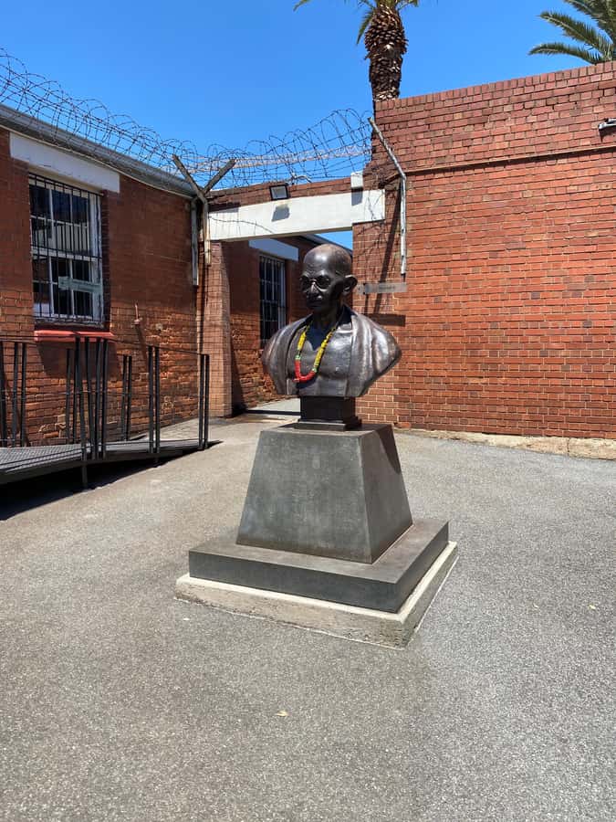 Johannesburg: Full-Day Tour with Soweto and Apartheid Museum - Constitution Hill: from the Old Fort prison to Human Rights Day