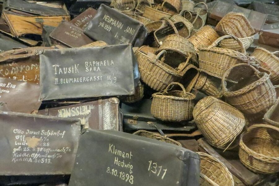 Krakow: Auschwitz Birkenau Museum Guided Tour with Pickup - What This Auschwitz Tour Really Gives You