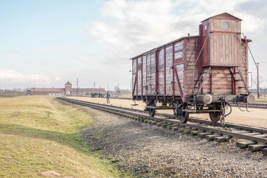 Krakow: Auschwitz Birkenau Museum Guided Tour with Pickup - Stop 1: Travel and Arrival Flow to Auschwitz