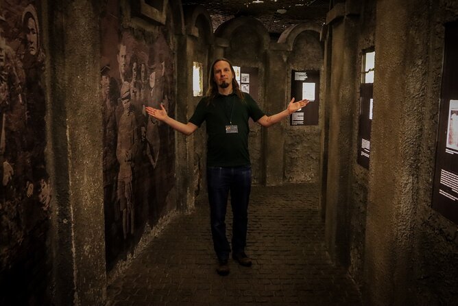 Krakow Schindler's Factory Museum Guided Tour in English - The guide is the difference between reading and understanding