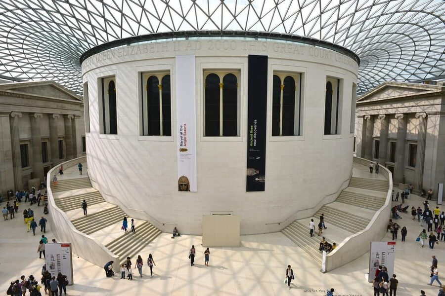 London: British Museum Audio Tour & Priority Entrance Ticket - Using the Vox City audio guide on your phone (and why headphones matter)