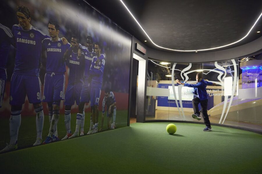 London: Chelsea Football Club Stadium and Museum Tour - Downloadable App: Handy for Stopping the Guesswork
