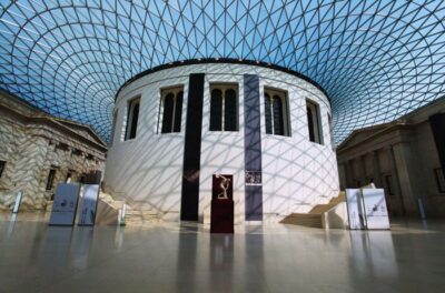 London: Tour of the British Museum - The Building Itself: A Classical Greece Mood Setter