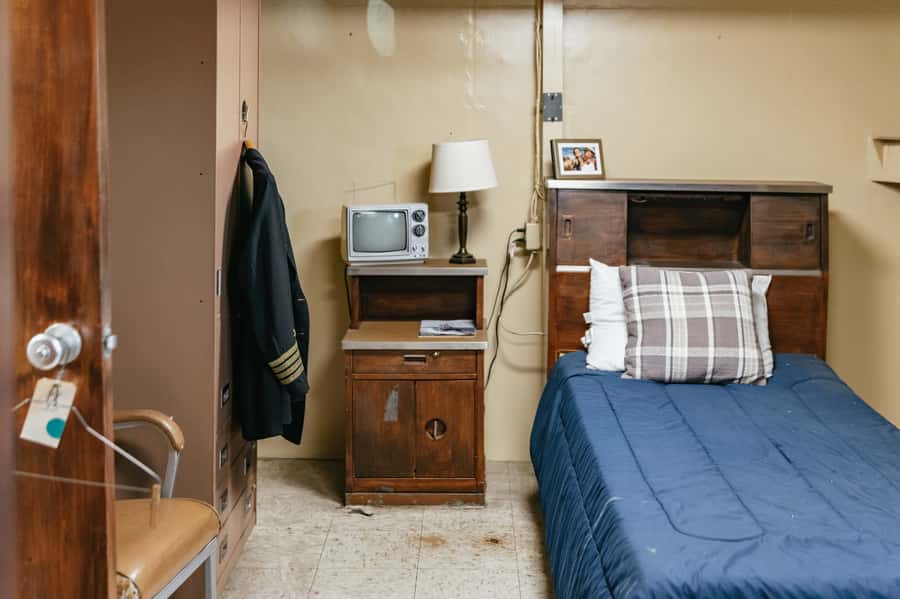 Los Angeles: Battleship Iowa Museum Ticket - Above the main deck: Captain’s cabin and FDR’s bathtub stop